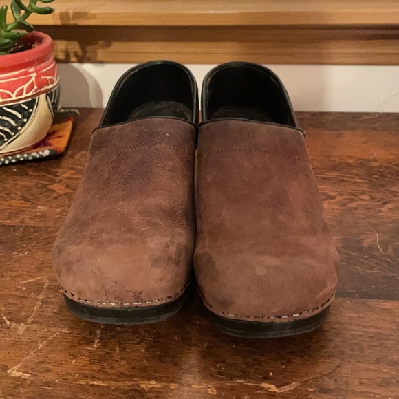 Pro. Textured Oil Women's in Antique Brown - Picture 4 of 9